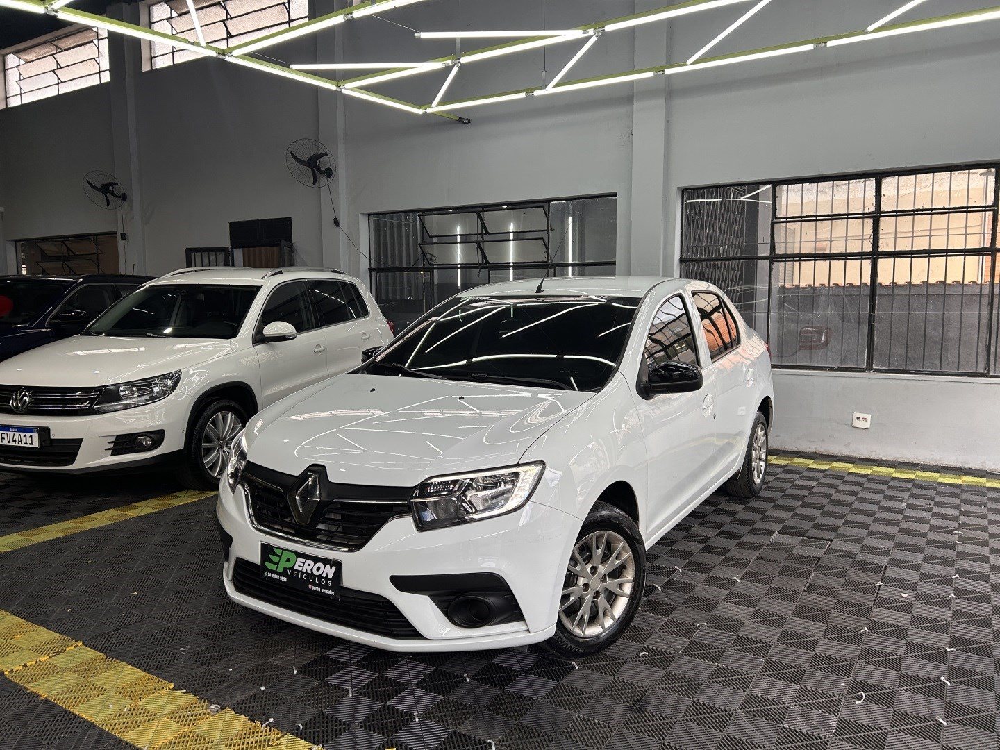 RENAULT LOGAN