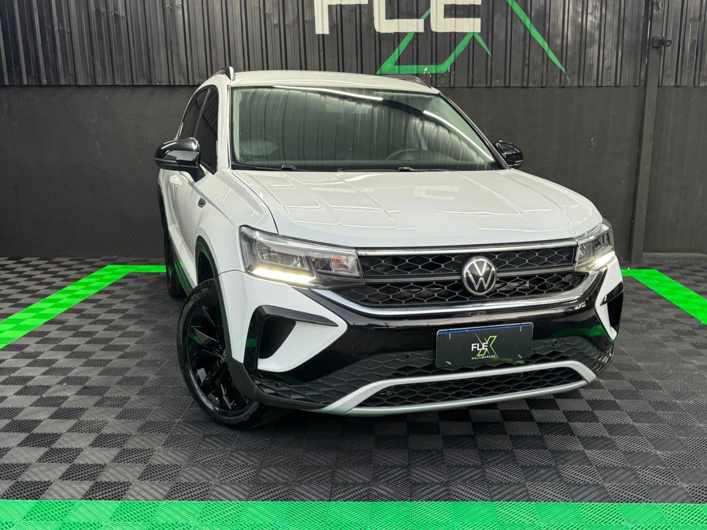 VOLKSWAGEN TAOS