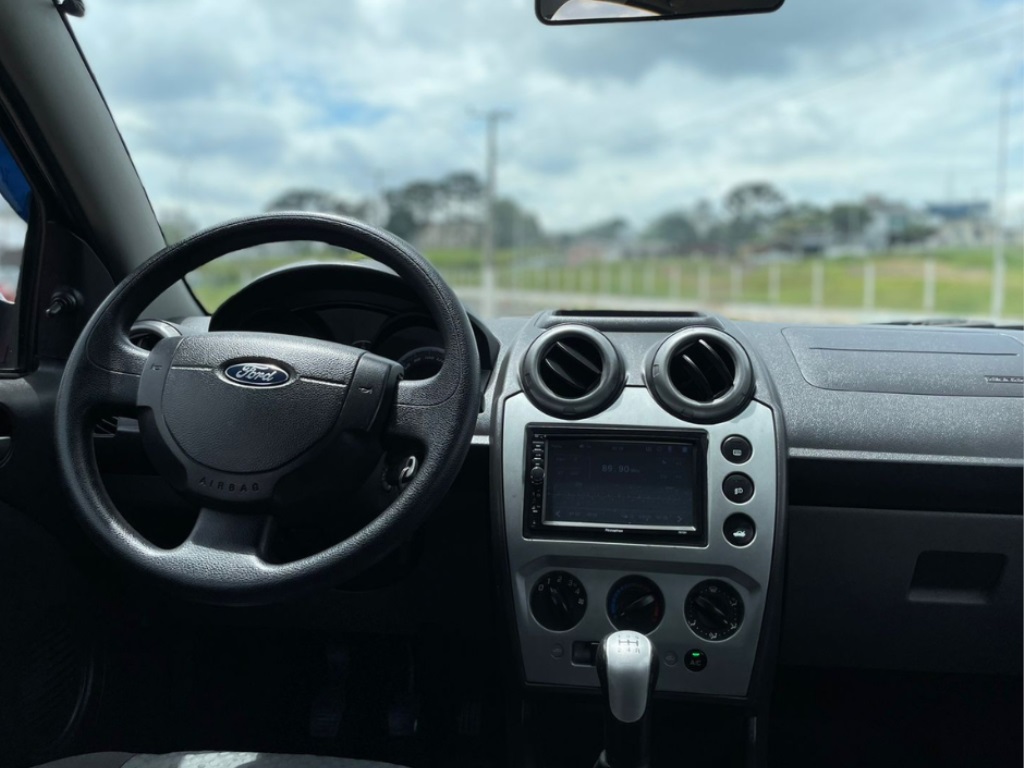 Ford Fiesta 1.0 rocam hatch 8v flex 4p manual    2014