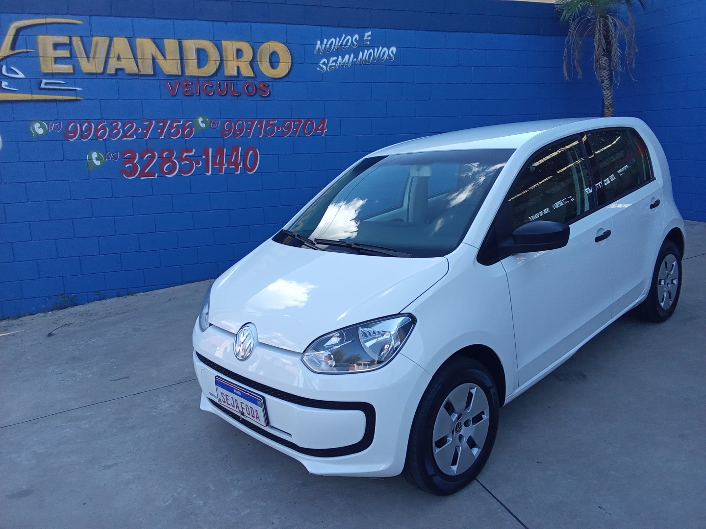 VOLKSWAGEN UP