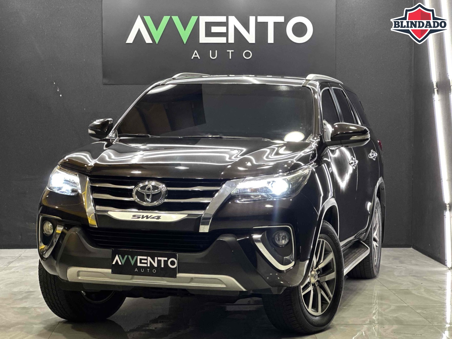TOYOTA HILUX SW4
