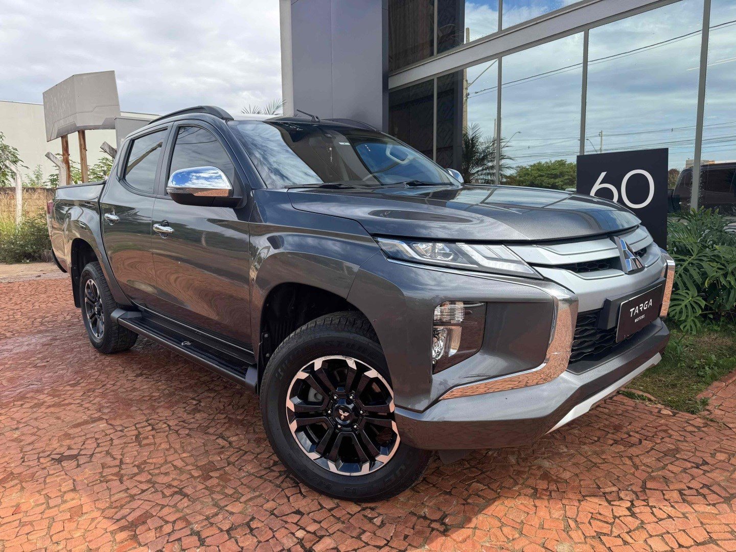 MITSUBISHI L200 TRITON