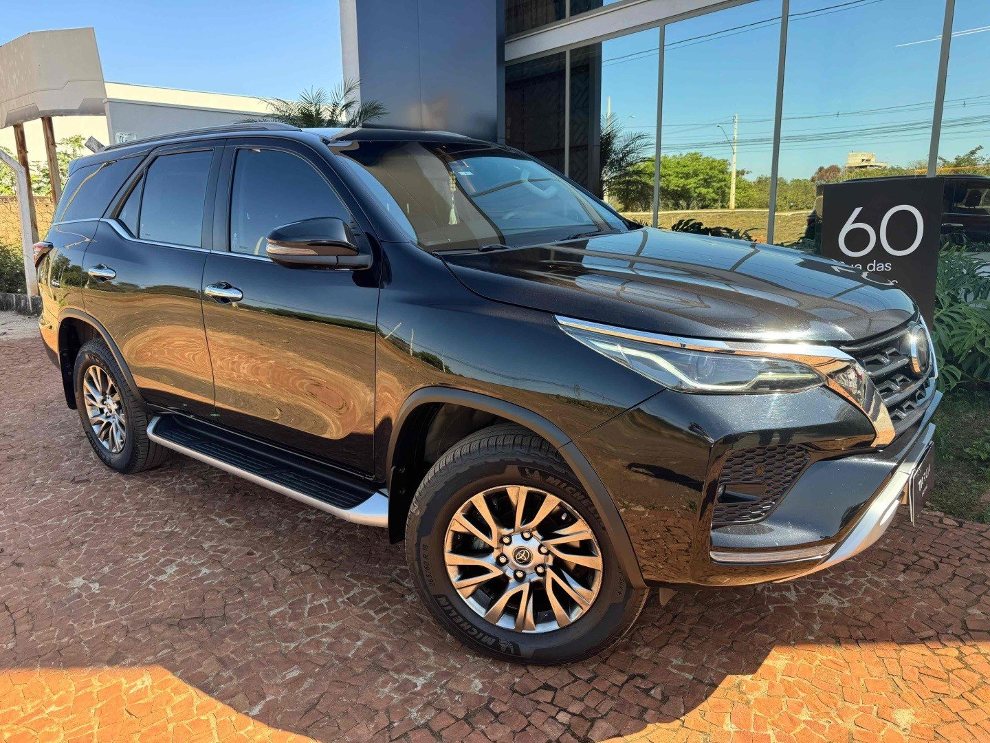 TOYOTA HILUX SW4