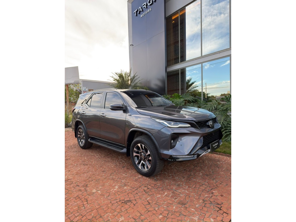 TOYOTA HILUX SW4
