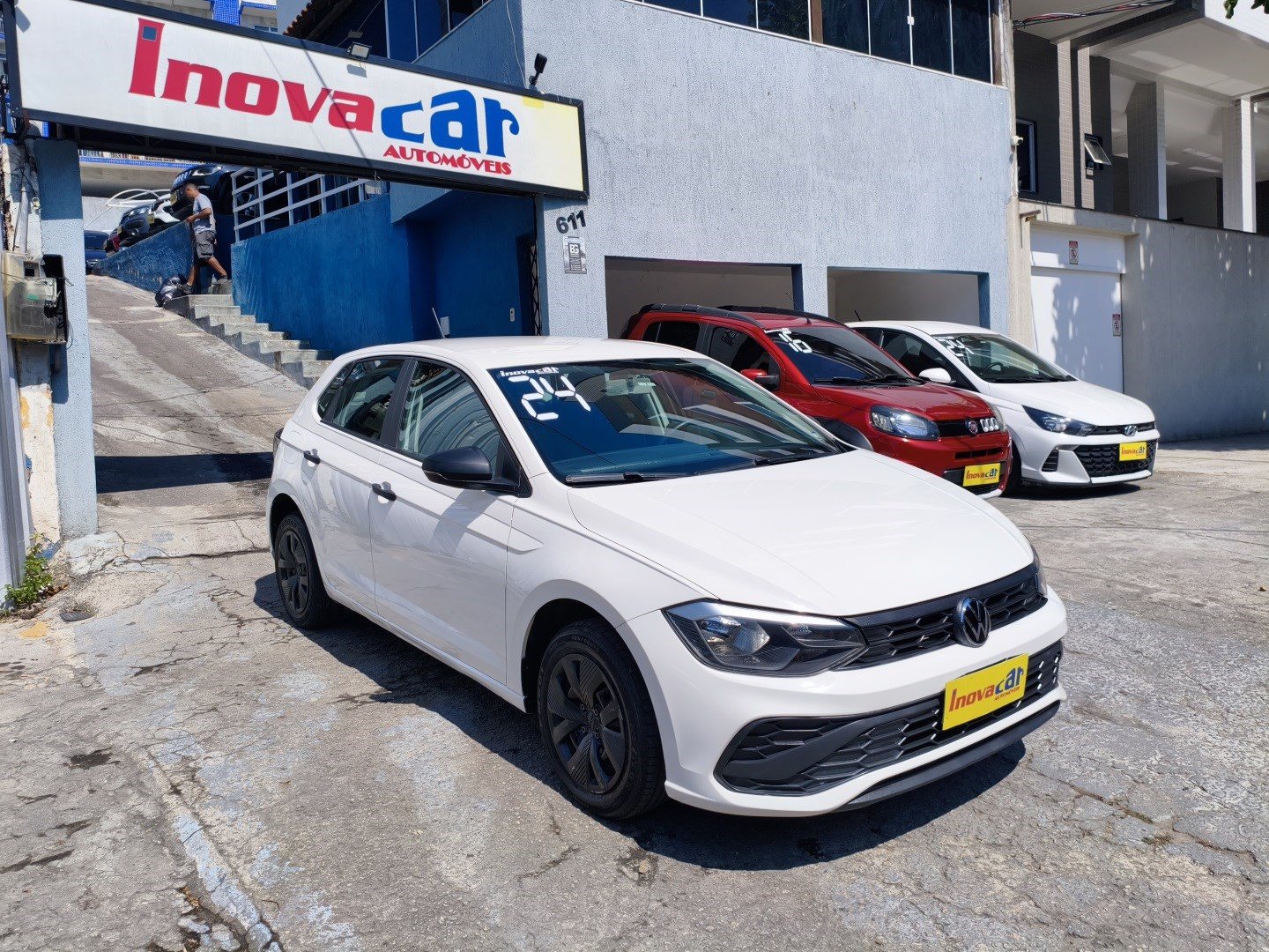 VOLKSWAGEN POLO