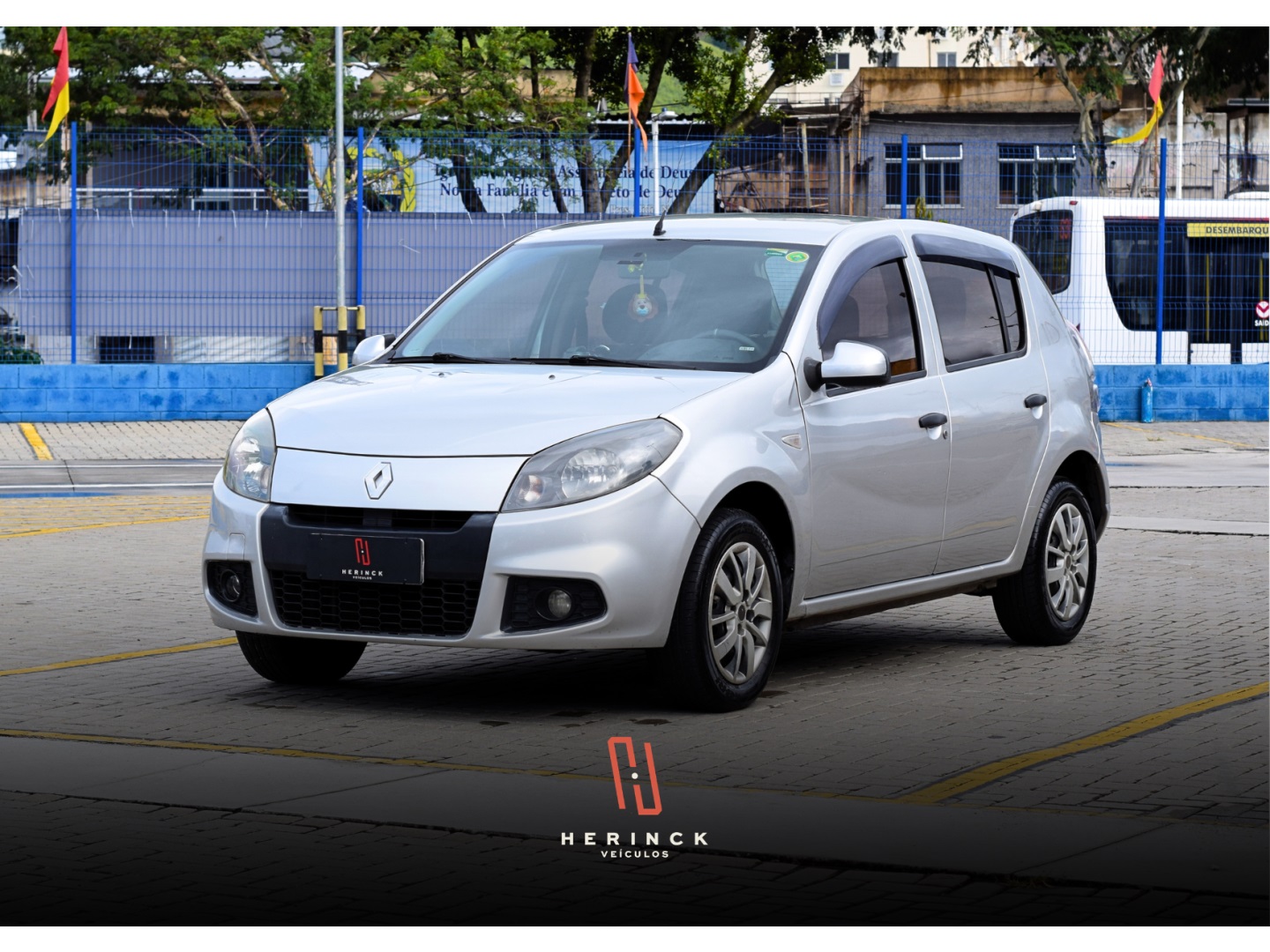 RENAULT SANDERO