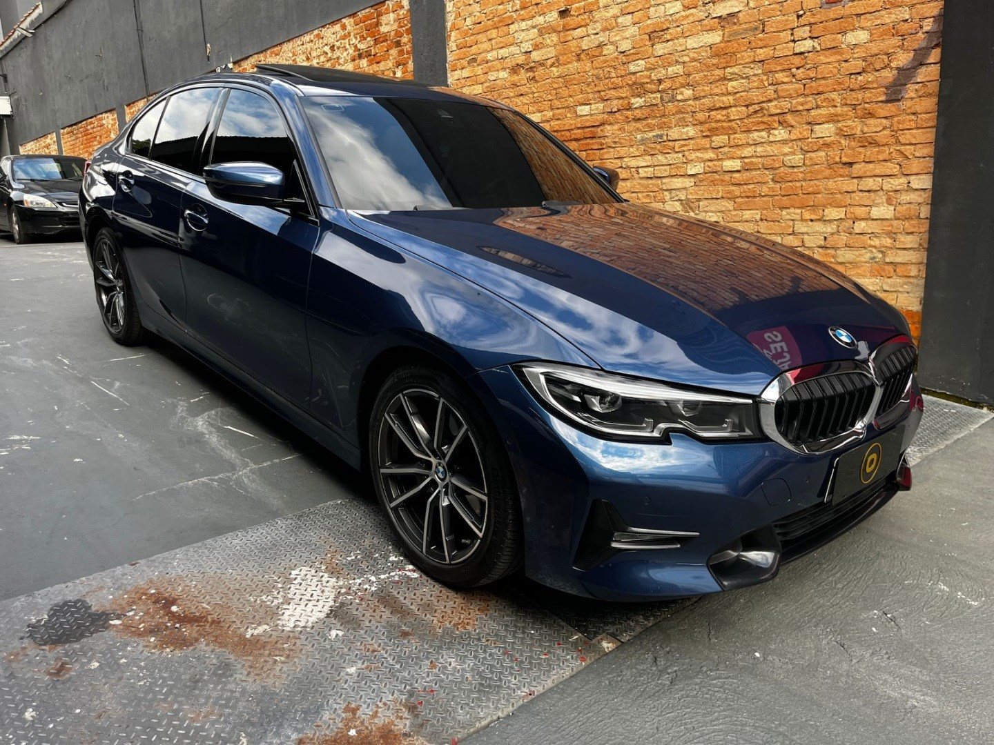 BMW 320i