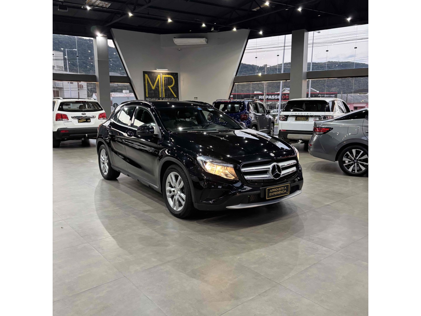 MERCEDES-BENZ GLA 200