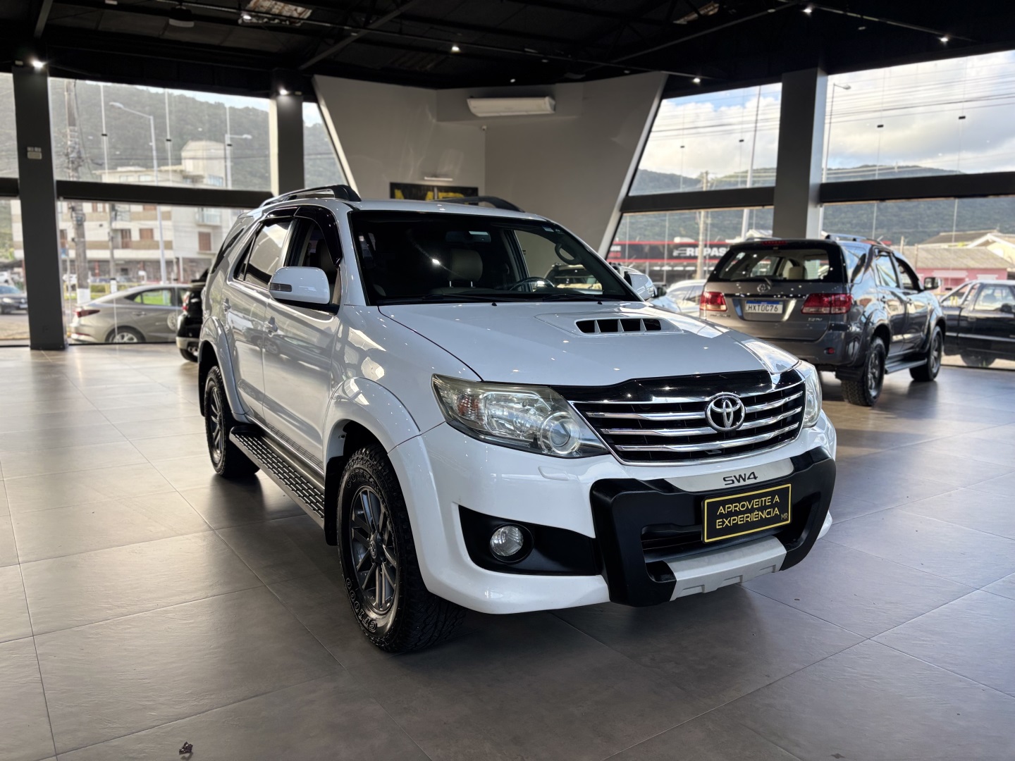 TOYOTA HILUX SW4