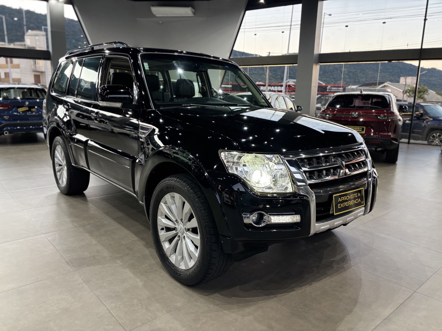 MITSUBISHI PAJERO FULL