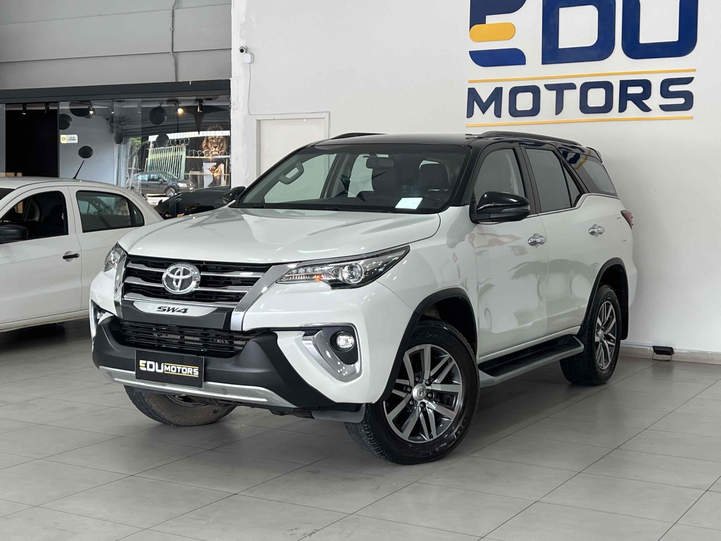 TOYOTA HILUX SW4
