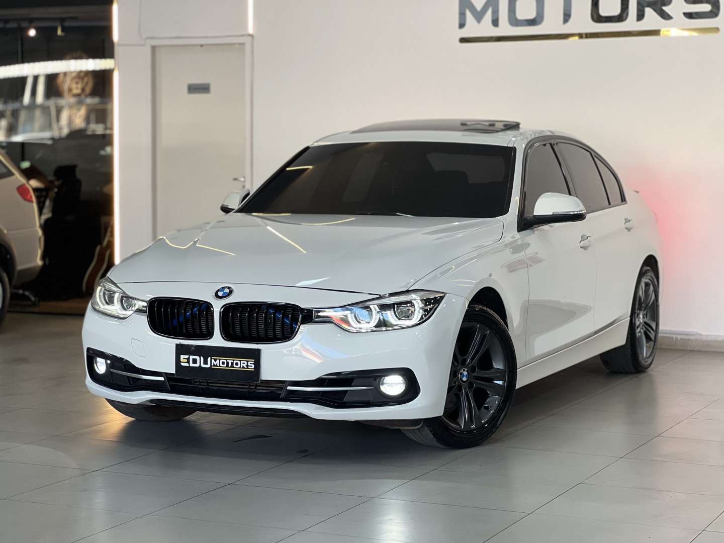 BMW 320i