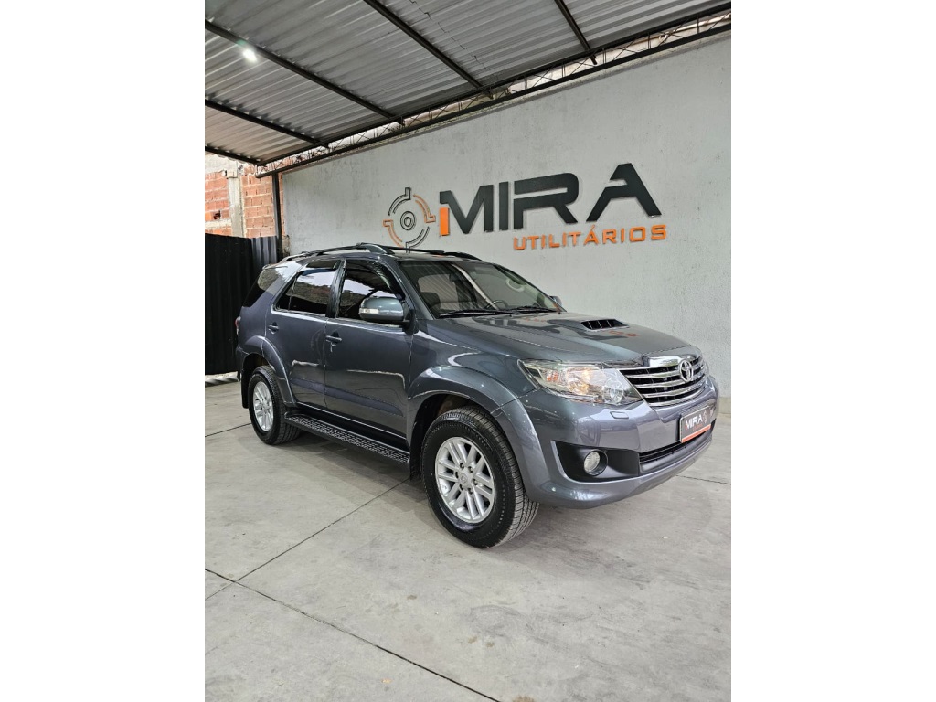TOYOTA HILUX SW4