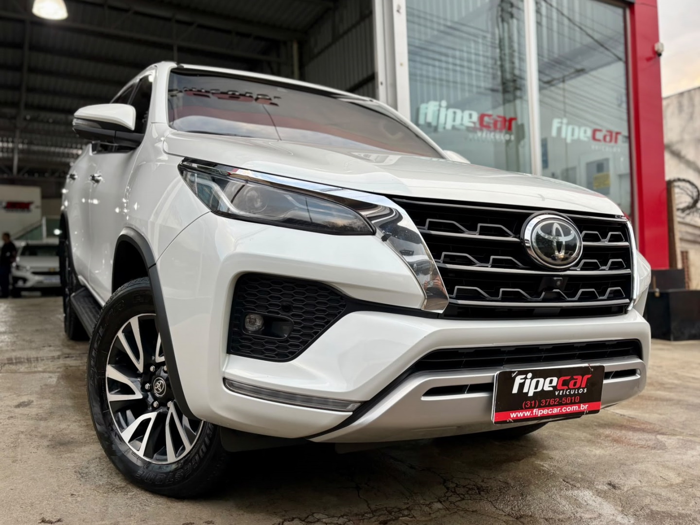 TOYOTA HILUX SW4
