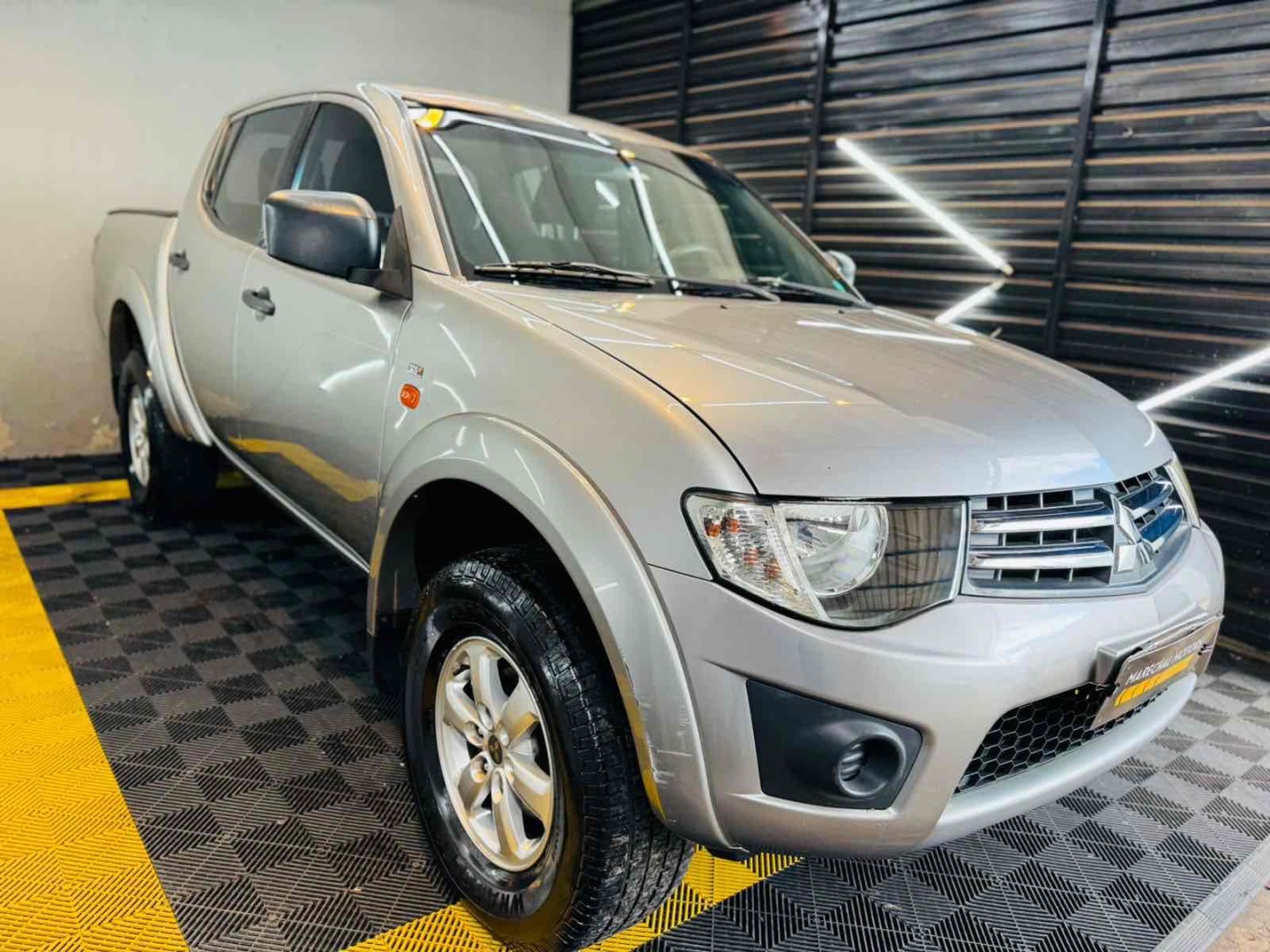 MITSUBISHI L200 TRITON