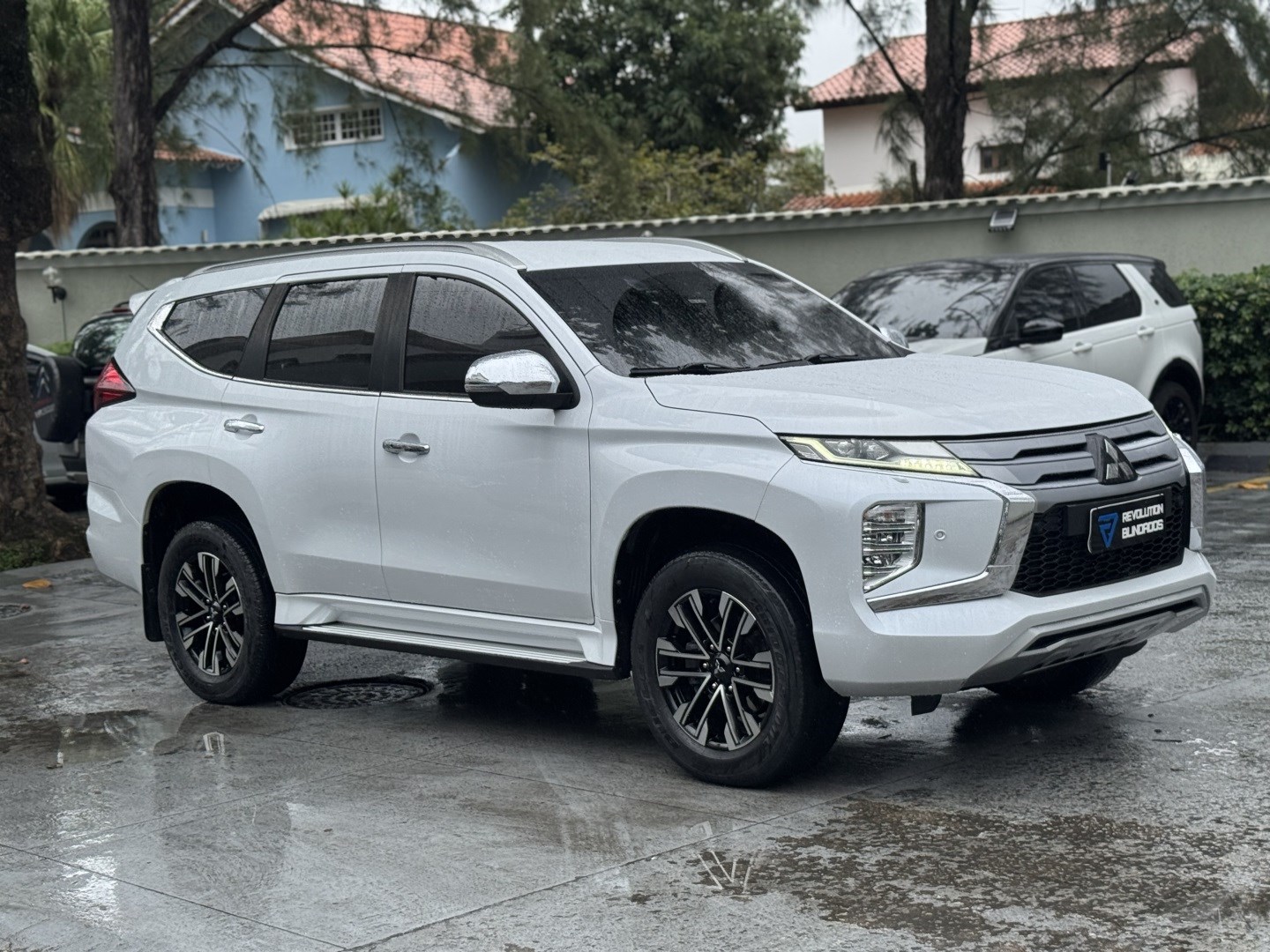 MITSUBISHI PAJERO SPORT
