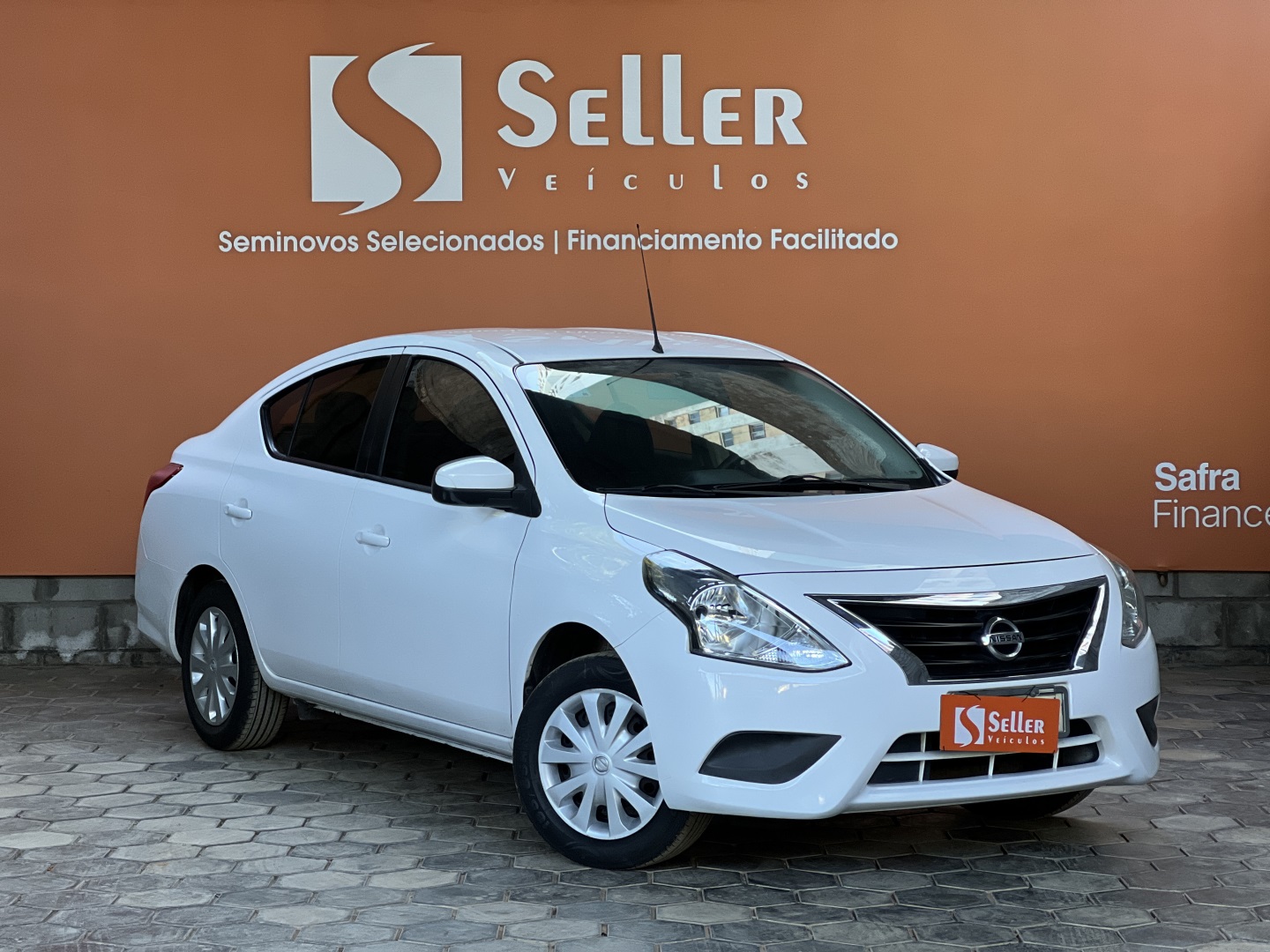 Nissan Versa 1.0 12V Flex 4P Manual - foto 2