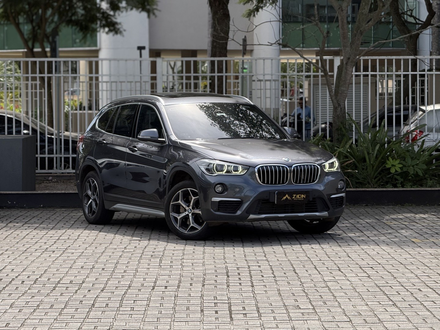 BMW X1
