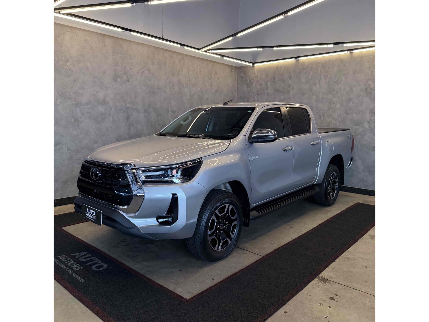 TOYOTA HILUX 2.8 D-4D TURBO DIESEL CD SRX 4X4 AUTOMÁTICO