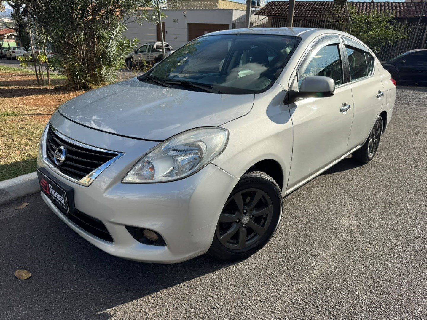 NISSAN VERSA