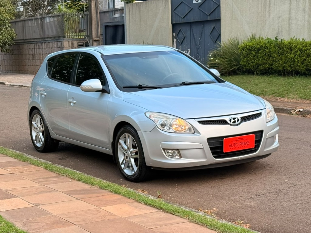 Hyundai i30 2.0 Mpfi Gls 16V Gasolina 4P Manual - foto 3