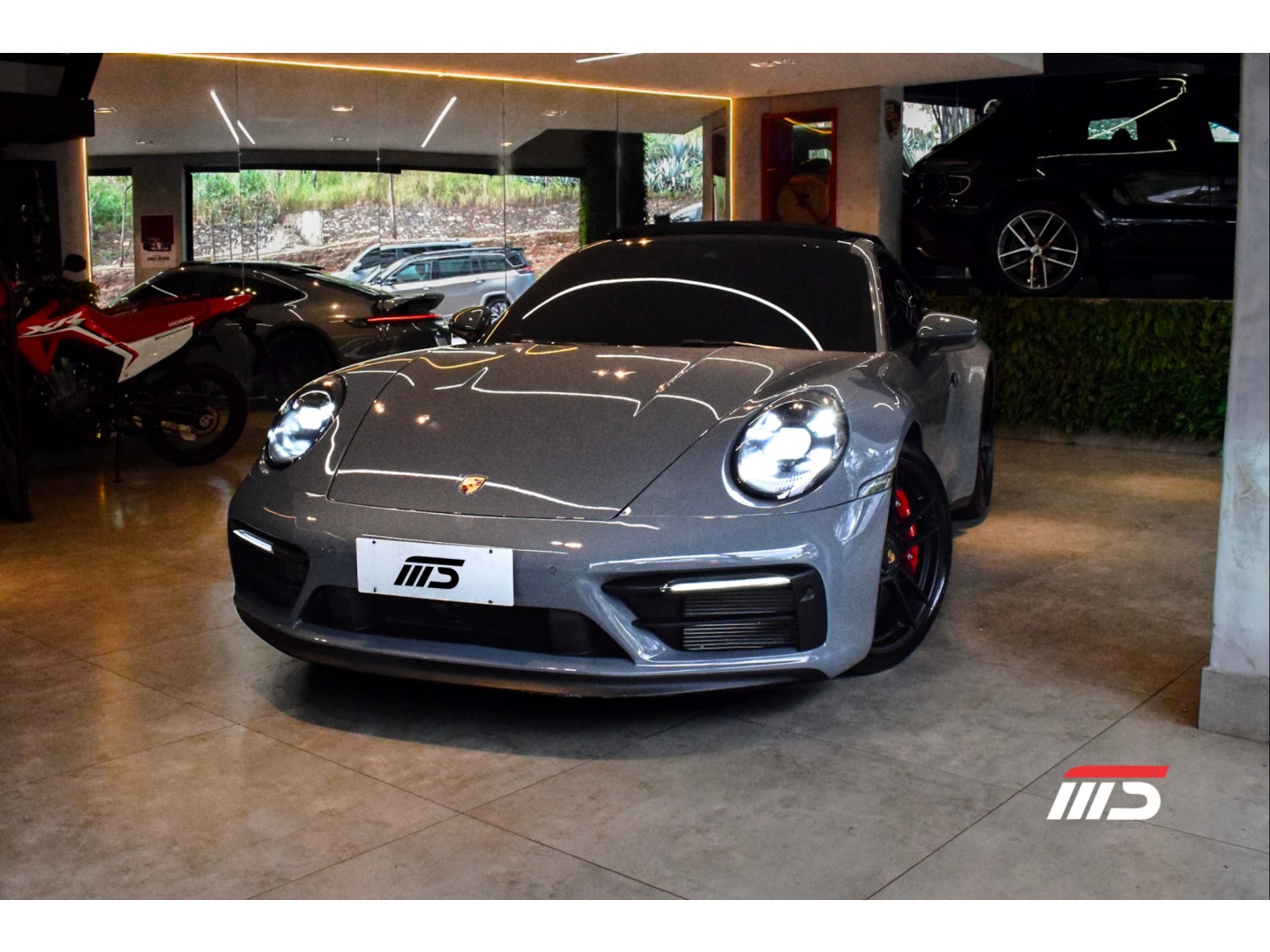 PORSCHE 911