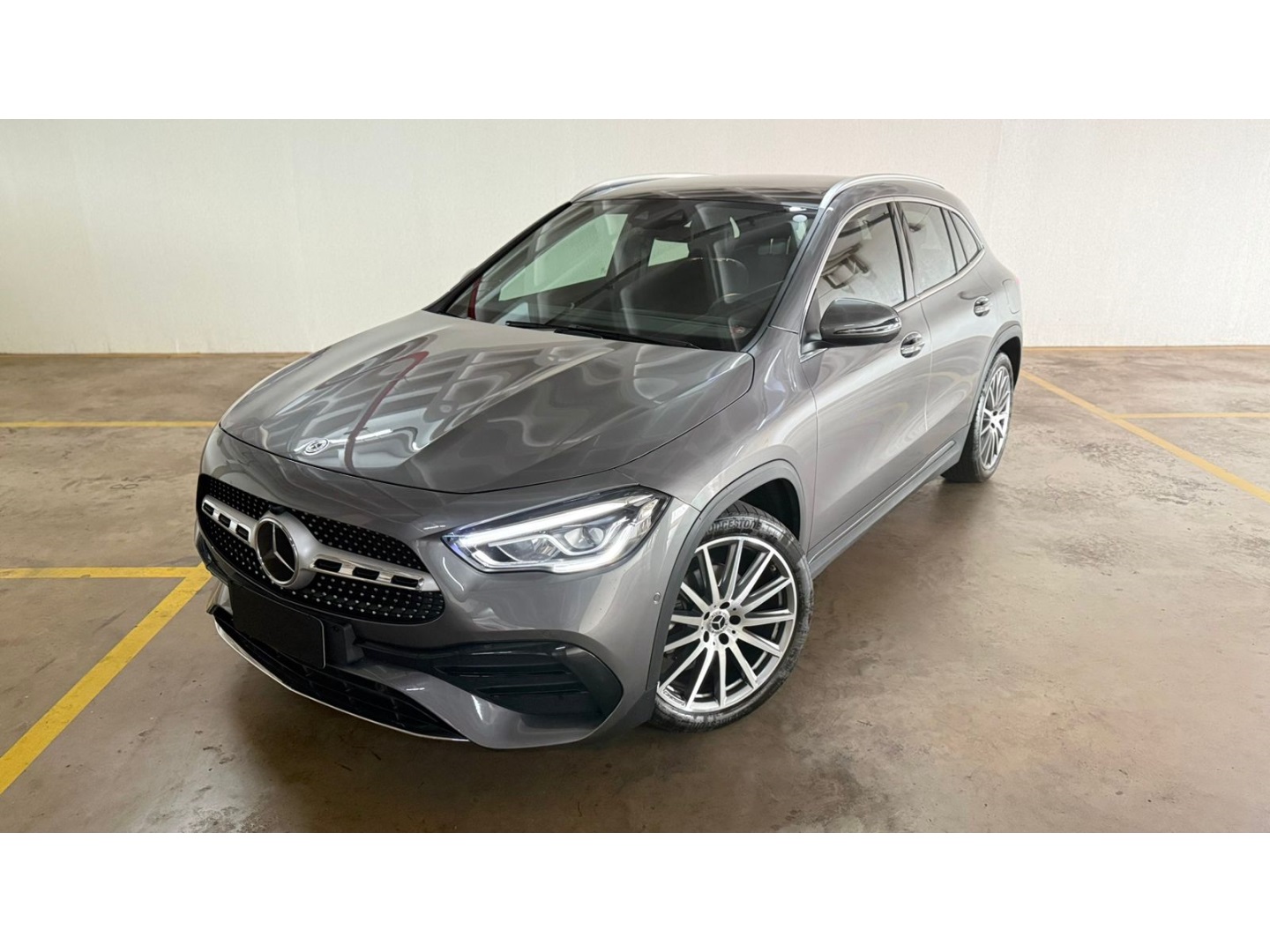 MERCEDES-BENZ GLA 200