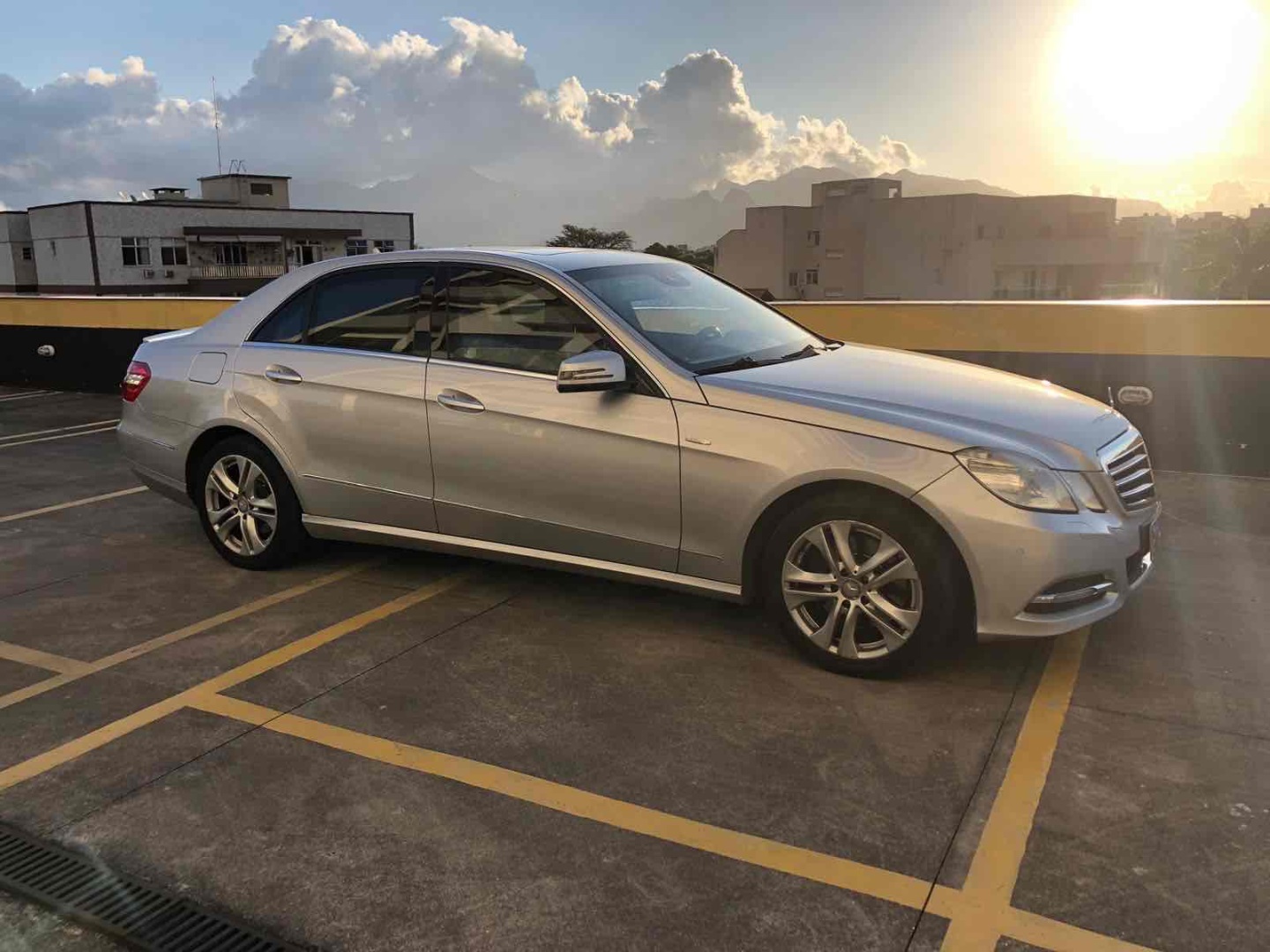 MERCEDES-BENZ E 350
