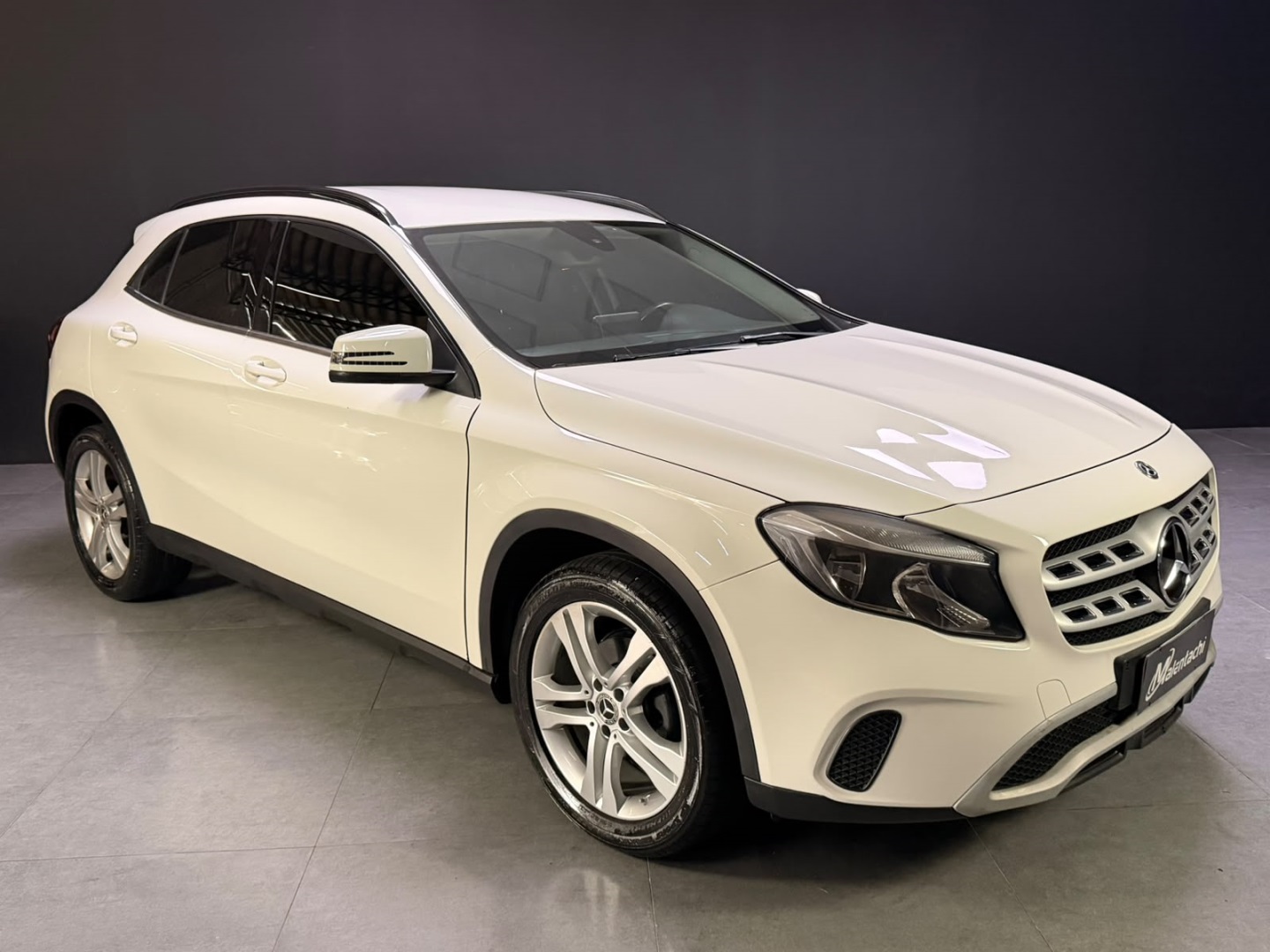 MERCEDES-BENZ GLA 200