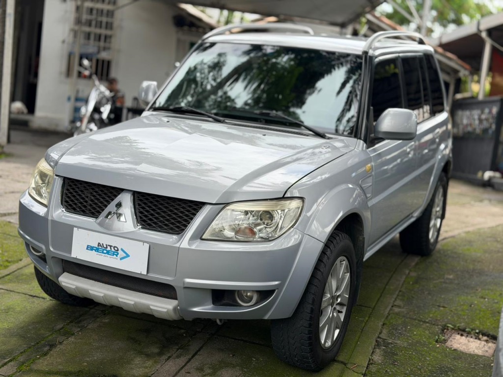 MITSUBISHI PAJERO TR4