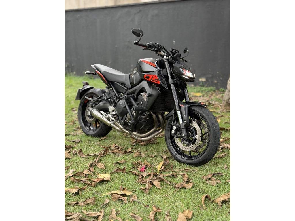YAMAHA MT-09