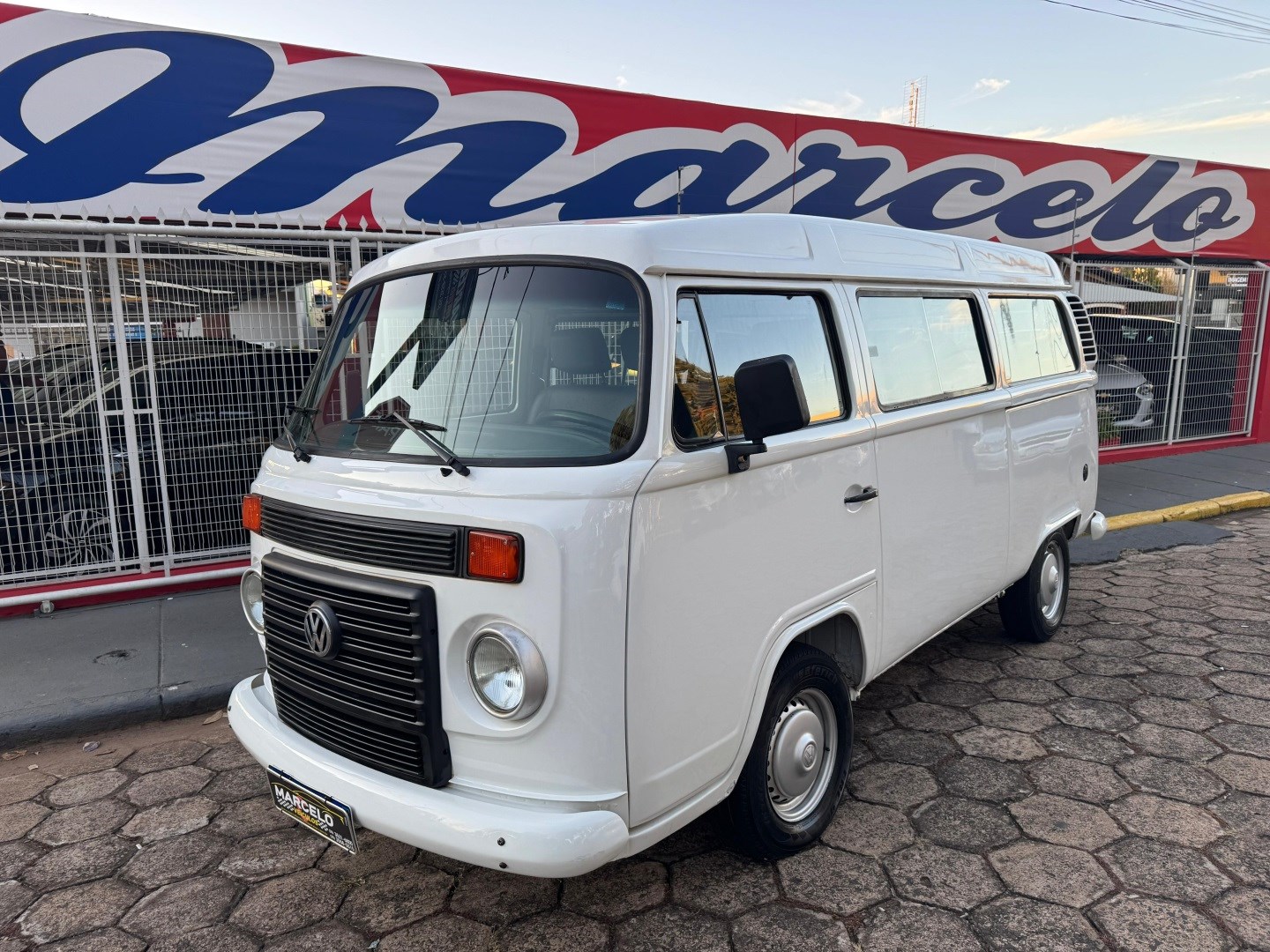 VOLKSWAGEN KOMBI