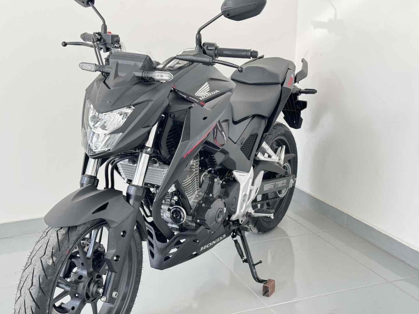 HONDA CB 300F TWISTER CBS
