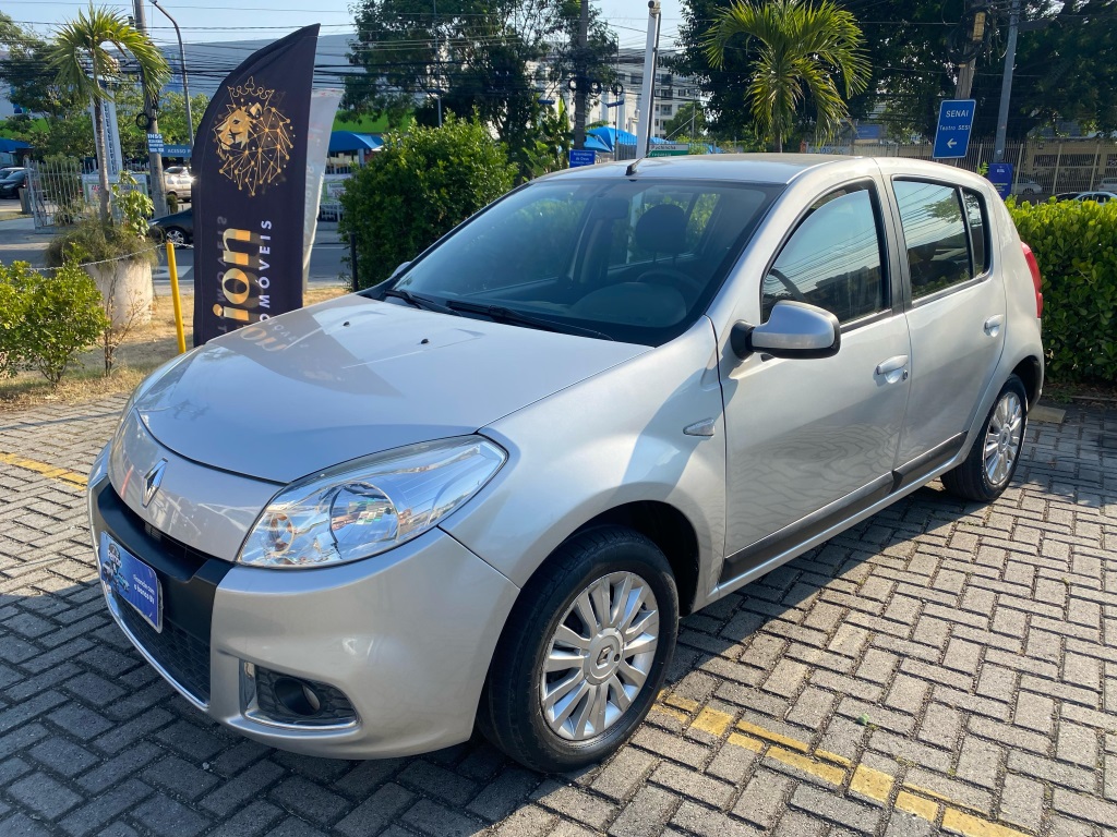RENAULT SANDERO