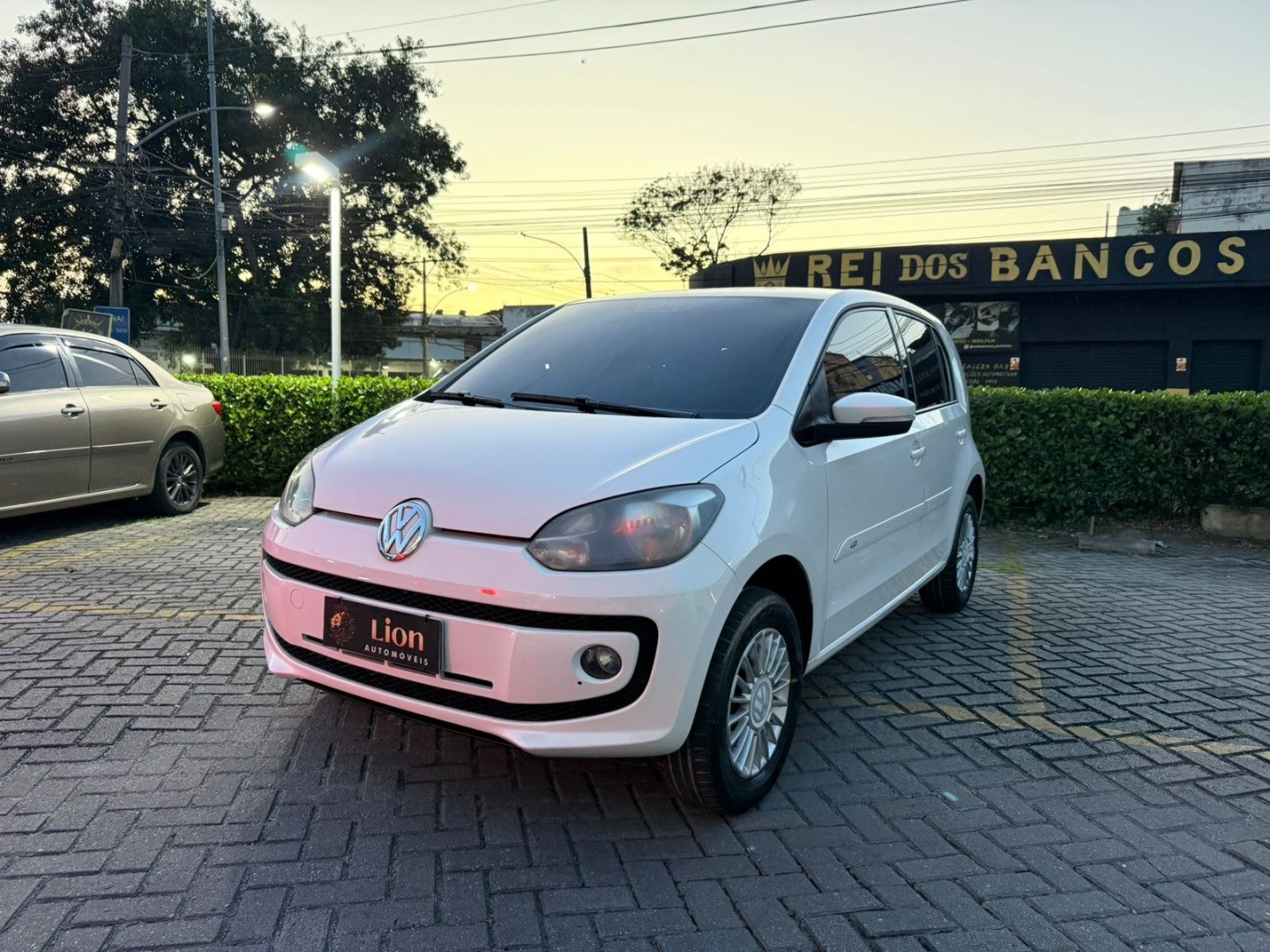 VOLKSWAGEN UP