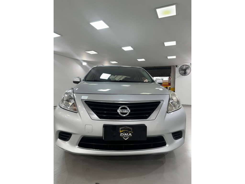 NISSAN VERSA