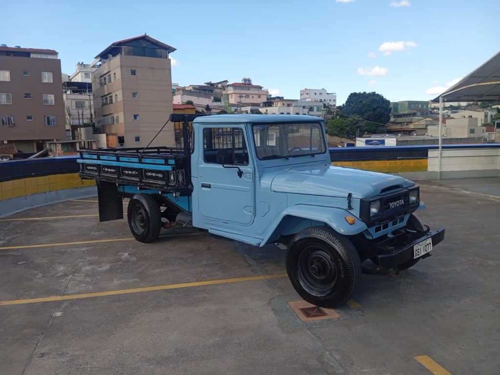 TOYOTA BANDEIRANTE 4.0 OJ50LV-B 4X4 CHASSI LONGO DIESEL 2P MANUAL