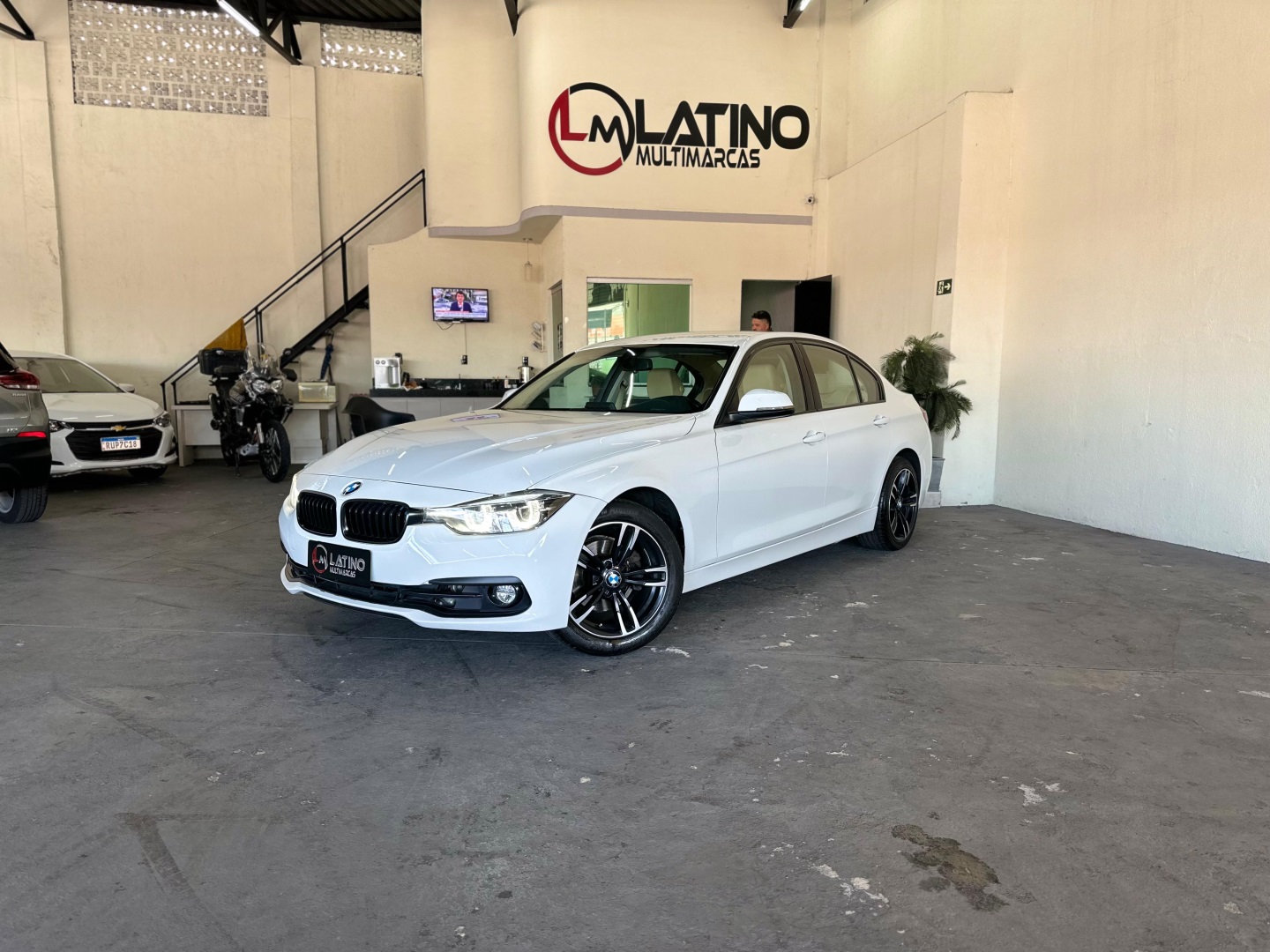 BMW 320i