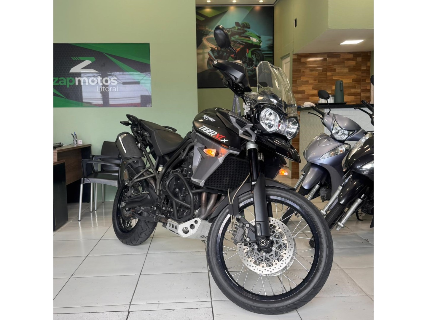 TRIUMPH TIGER 800 XCX