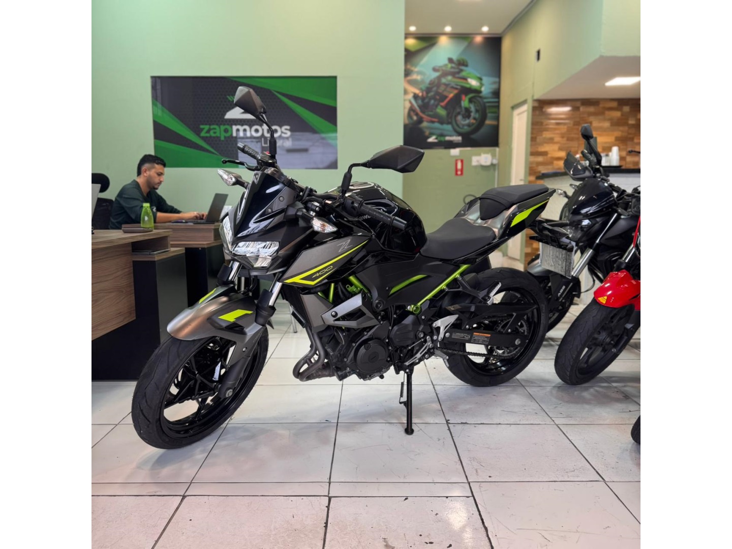 KAWASAKI Z400