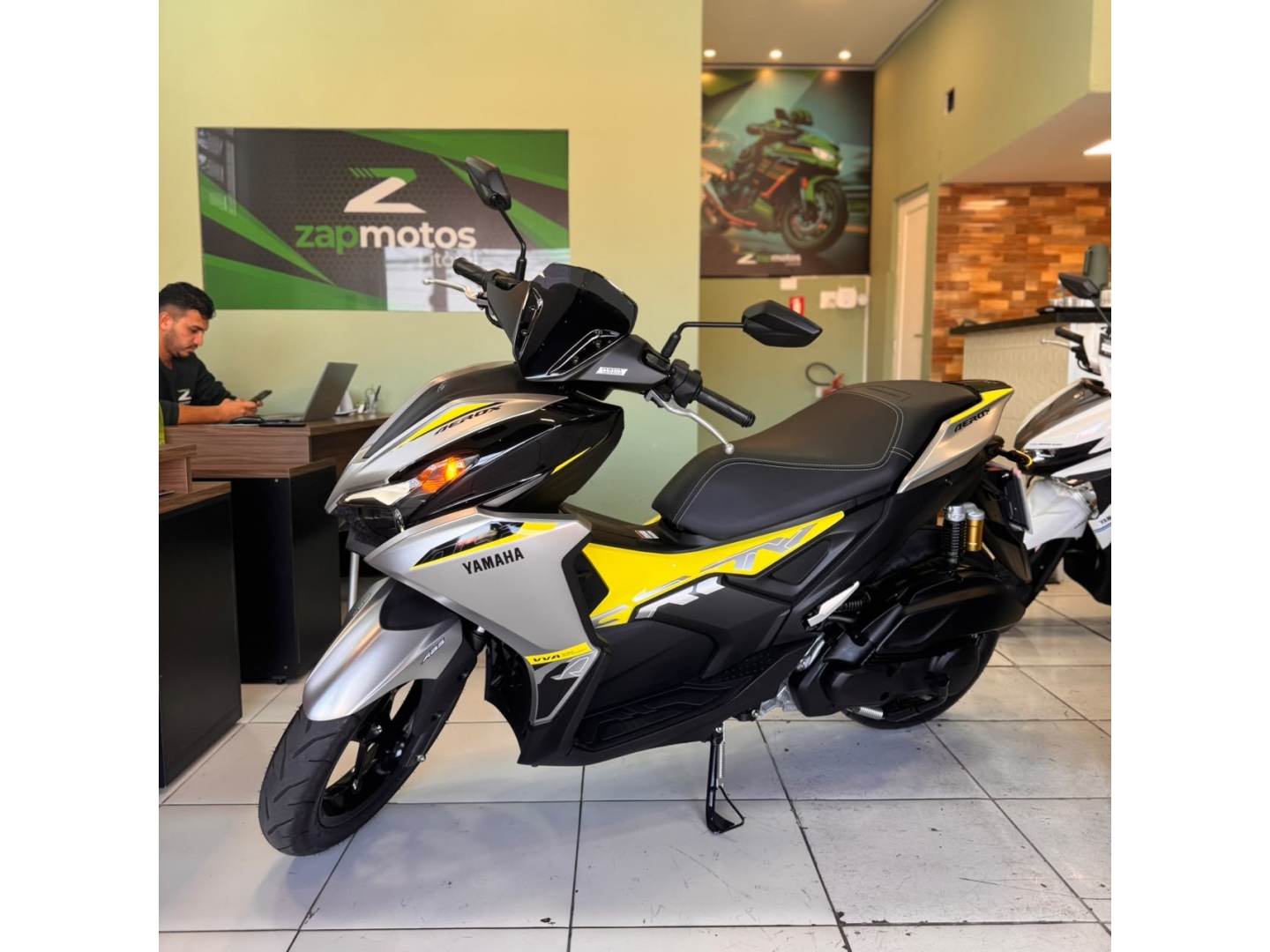 YAMAHA AEROX 160 ABS