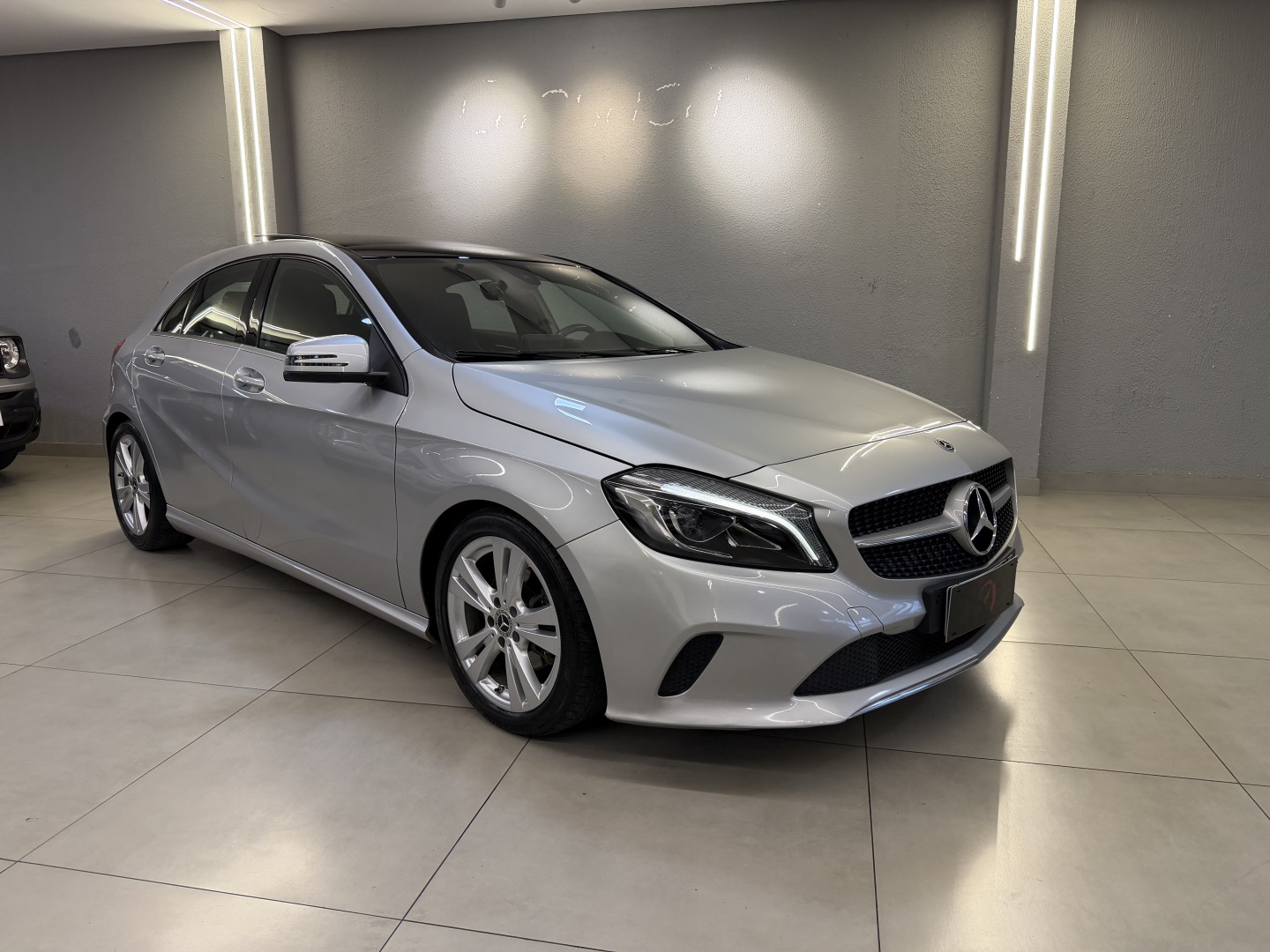 MERCEDES-BENZ A 200 1.6 CGI FLEX 7G-DCT