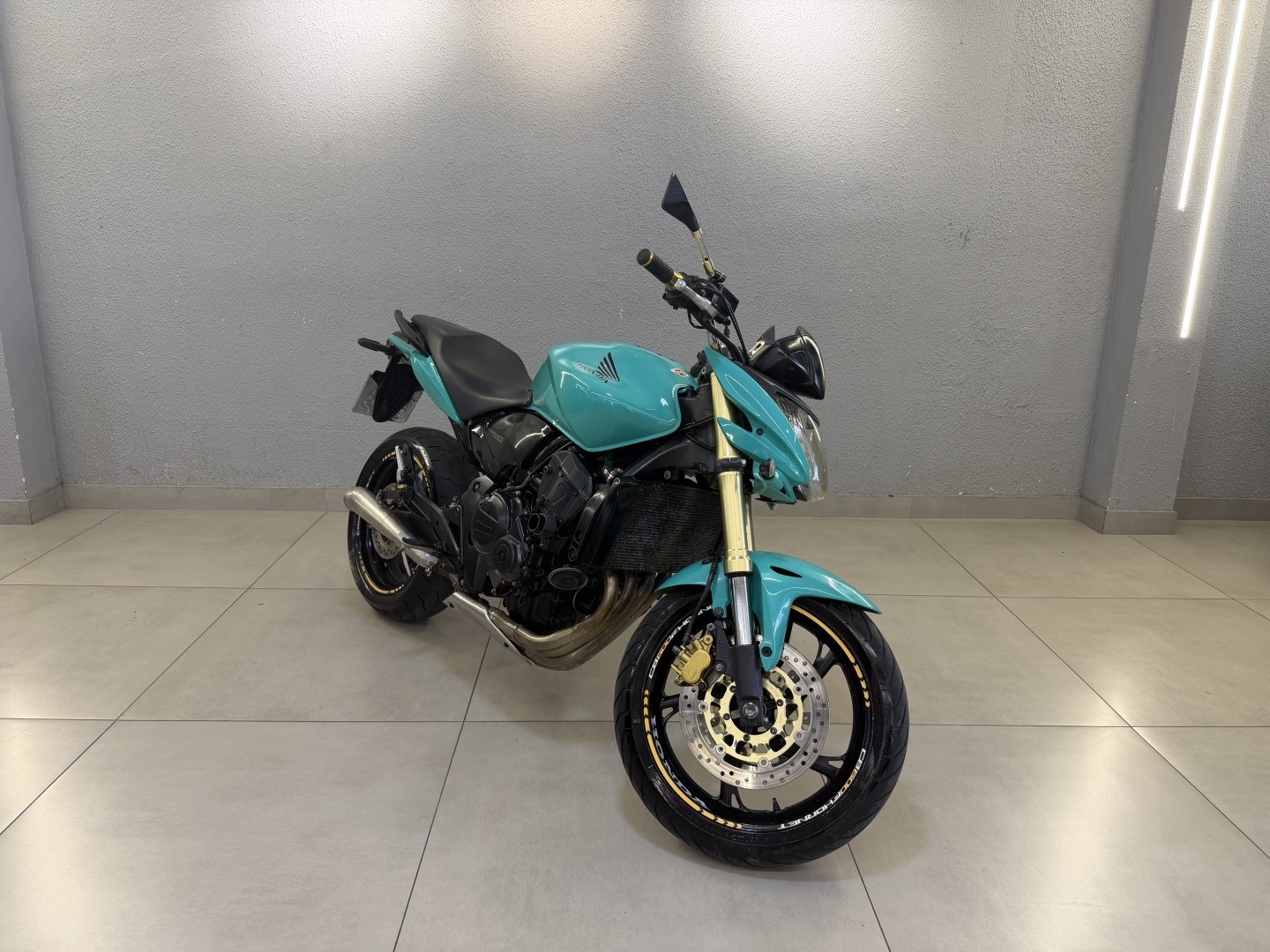 HONDA CB 600F HORNET