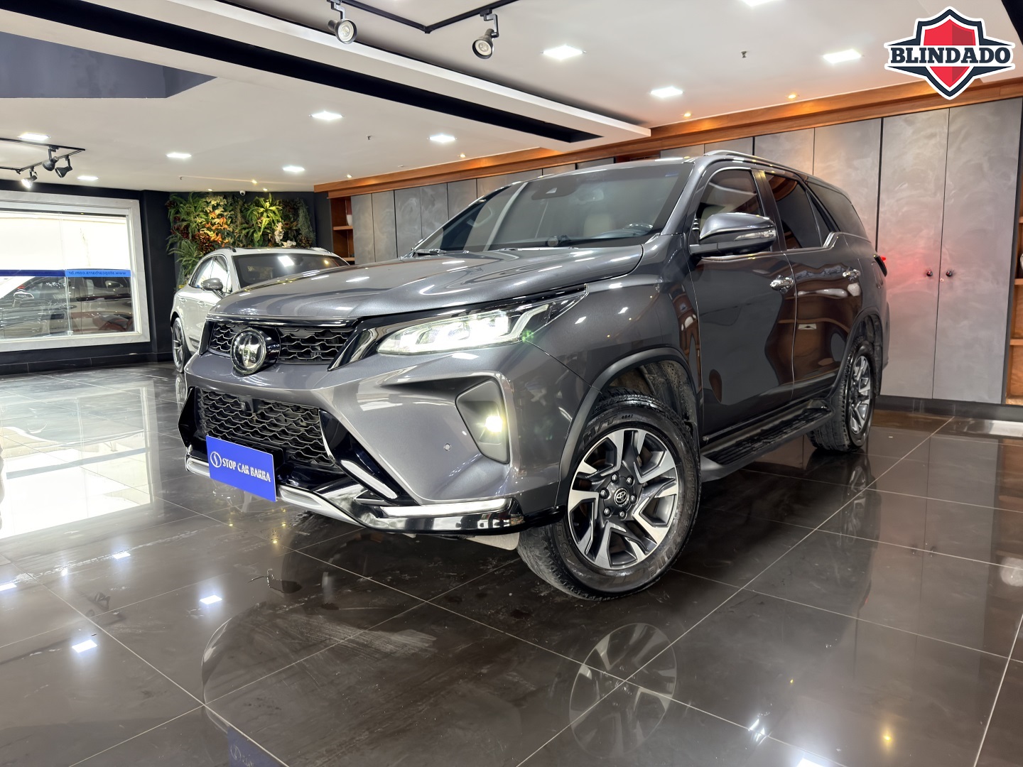 TOYOTA HILUX SW4