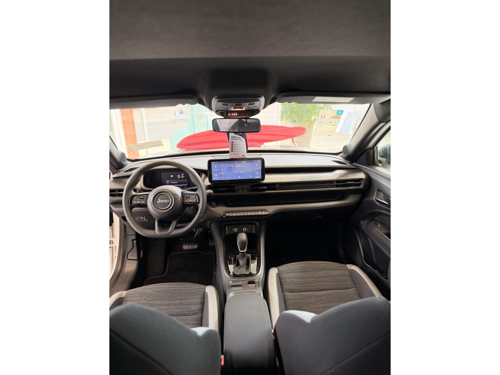 Jeep AVENGER 1.0 T200 Turbo Mhev Altitude CVT Gasolina E Elétrico - foto 16