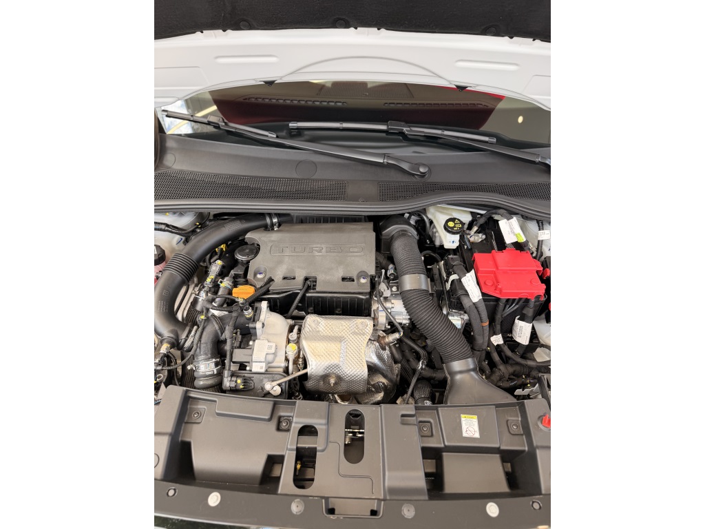 Jeep AVENGER 1.0 T200 Turbo Mhev Altitude CVT Gasolina E Elétrico - foto 19