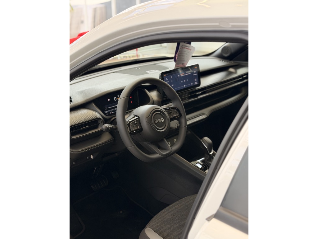 Jeep AVENGER 1.0 T200 Turbo Mhev Altitude CVT Gasolina E Elétrico - foto 9
