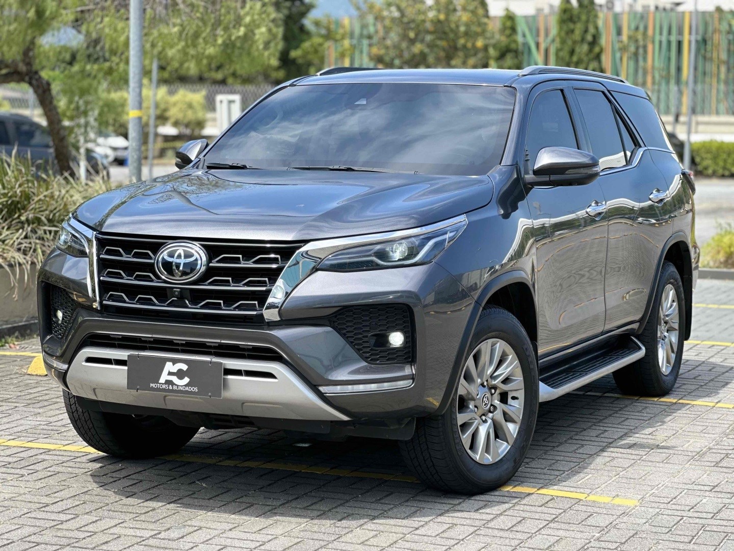 TOYOTA HILUX SW4
