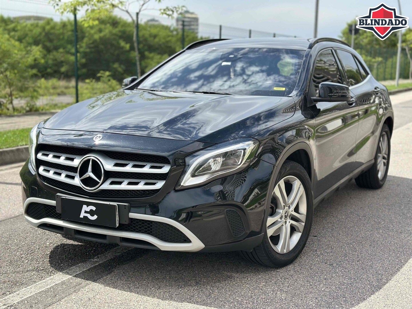 MERCEDES-BENZ GLA 200