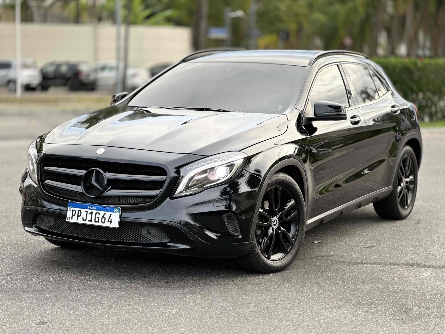 MERCEDES-BENZ GLA 200